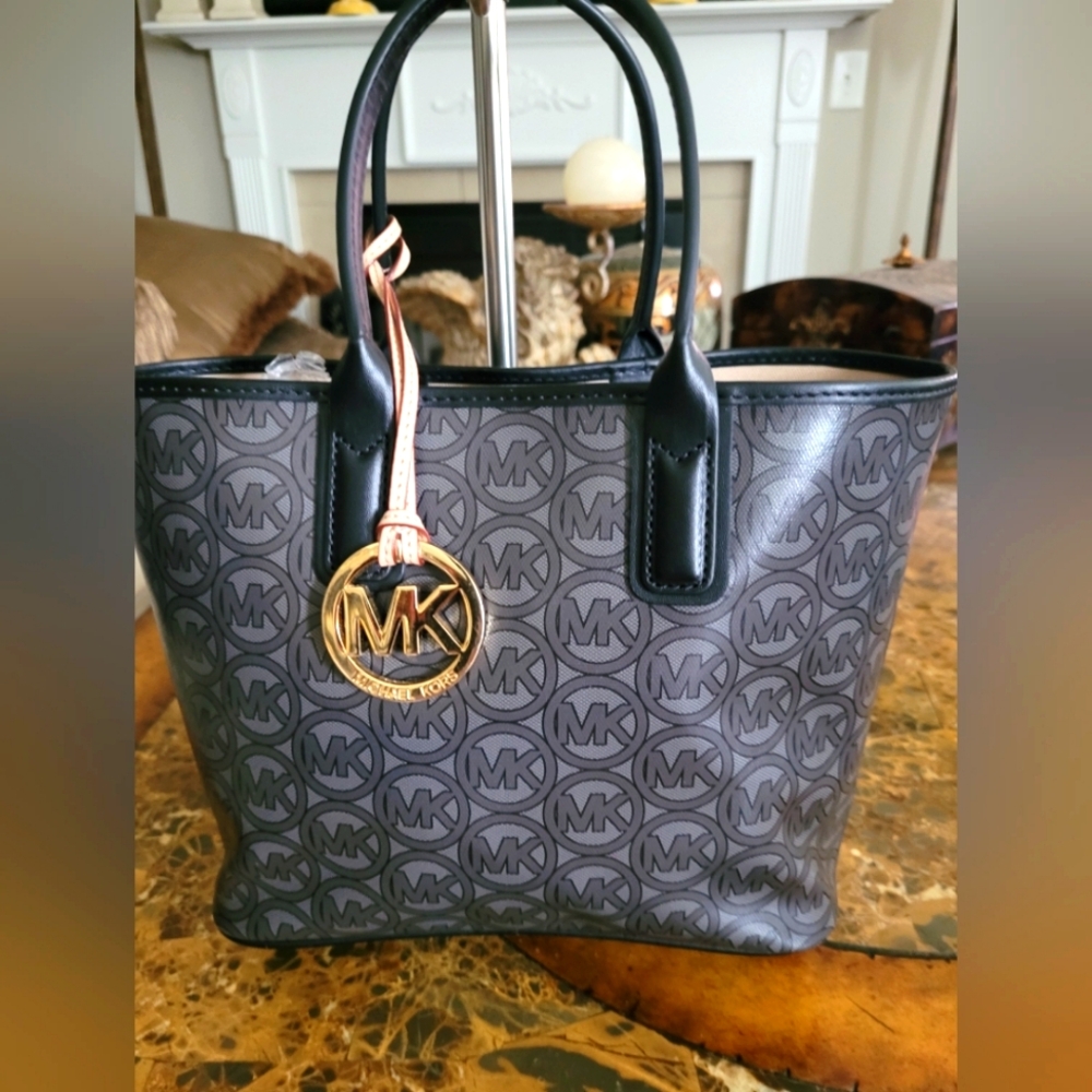 Michael Kors Black Tote Bag - Picture 1 of 9